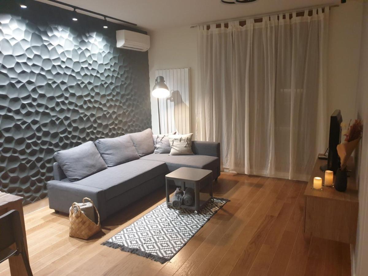 Apartment Mona Belgrad Exteriör bild