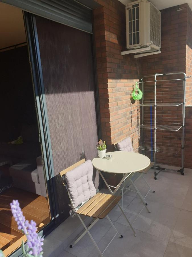 Apartment Mona Belgrad Exteriör bild